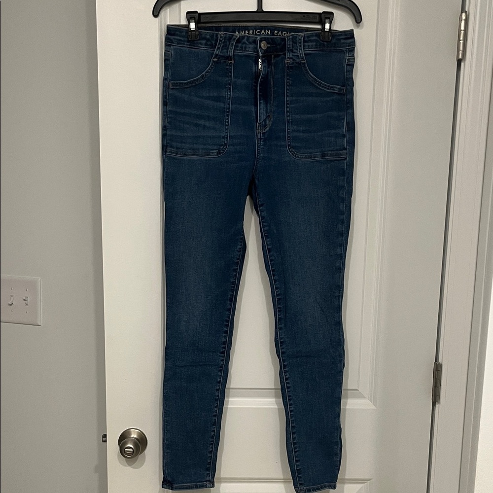 Women’s American Eagle skinny jeans